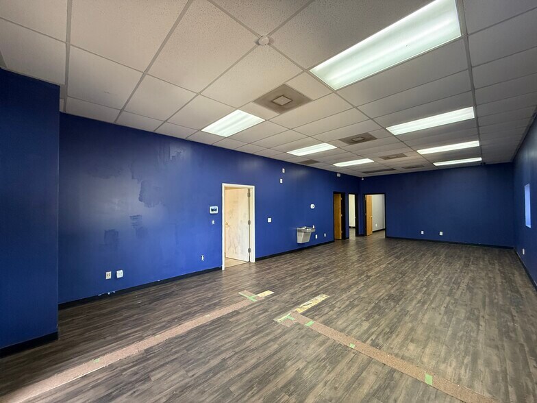 More Photos Of 7266 Cross Park Dr, Charleston Warehouse For Lease