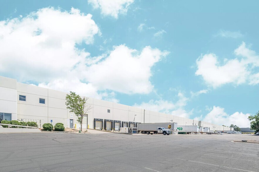 More Photos Of 5301 Peoria St, Denver Distribution For Lease