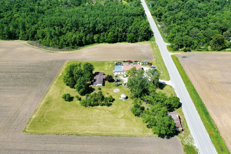 More Photos Of 3209 N State Rt 1, Saint Anne Flex For Sale