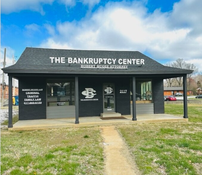 More Photos Of 2117 S Stewart Ave, Springfield General Retail For Sale