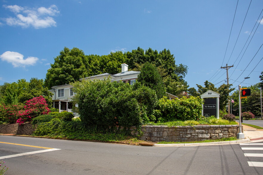More Photos Of 510 E Market St, Harrisonburg General Retail For Sale