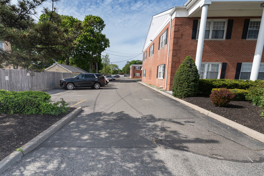More Photos Of 475 E Main St, Patchogue Medical For Sale