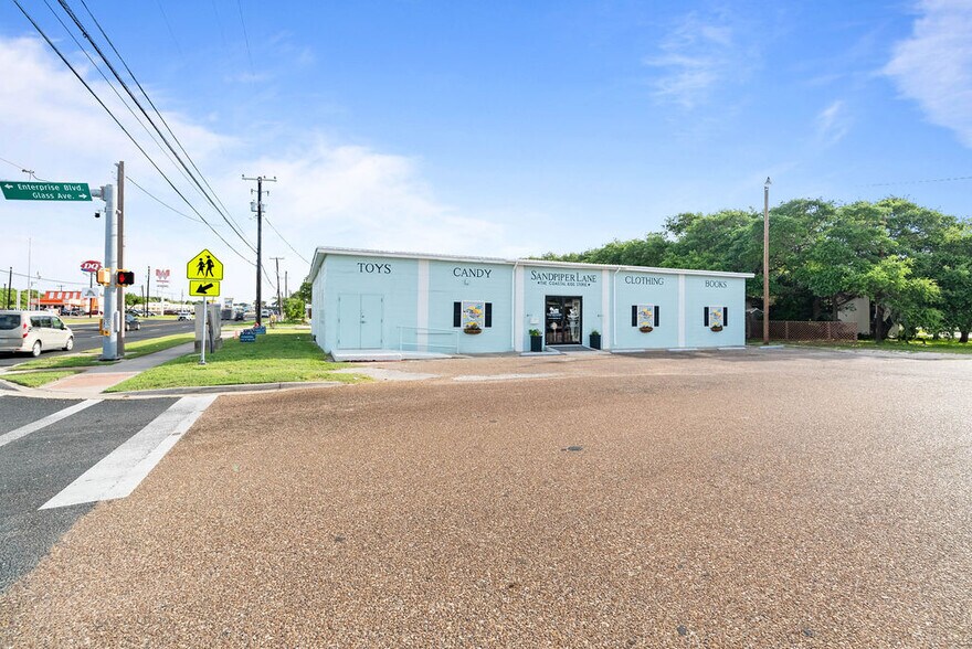 More Photos Of 1700 Highway 35 N, Rockport Storefront Retail Office For Sale