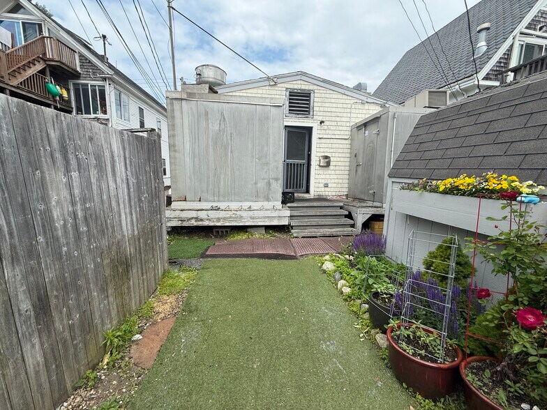 More Photos Of 133 Commercial St, Provincetown Restaurant For Sale