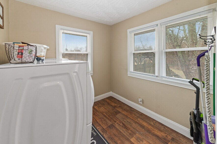 More Photos Of 3625 New Shepherdsville Rd, Bardstown Flex For Sale