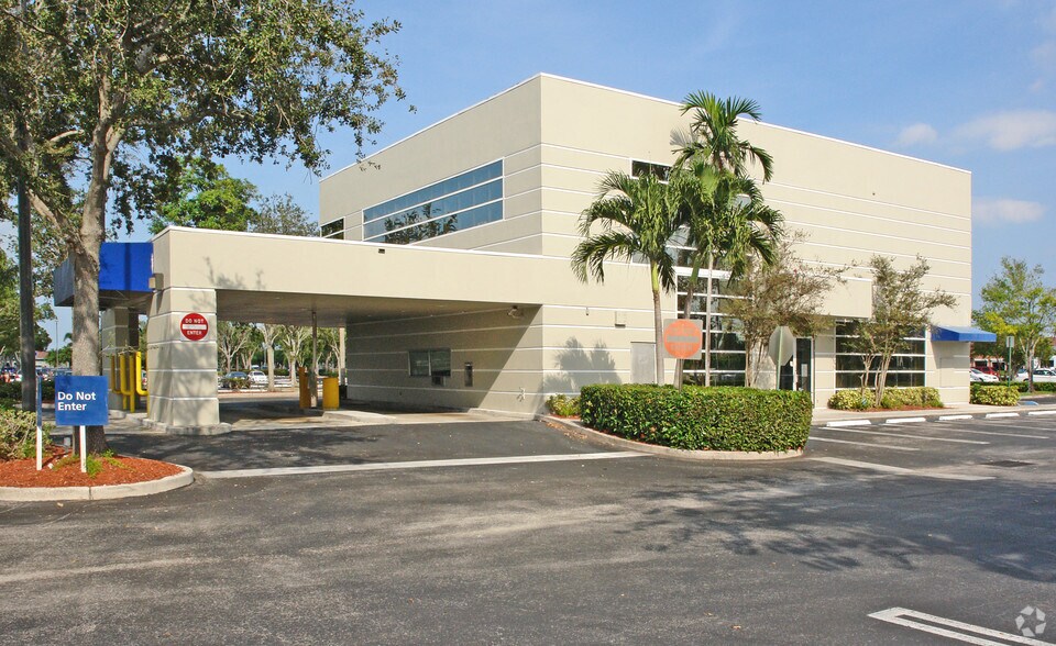 More Photos Of 8901 W Atlantic Blvd, Coral Springs General Retail For Sale