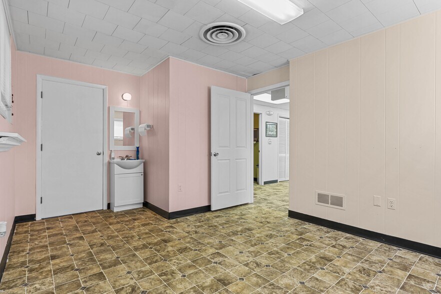 More Photos Of 110 W Main St, Clinton Township Office For Sale