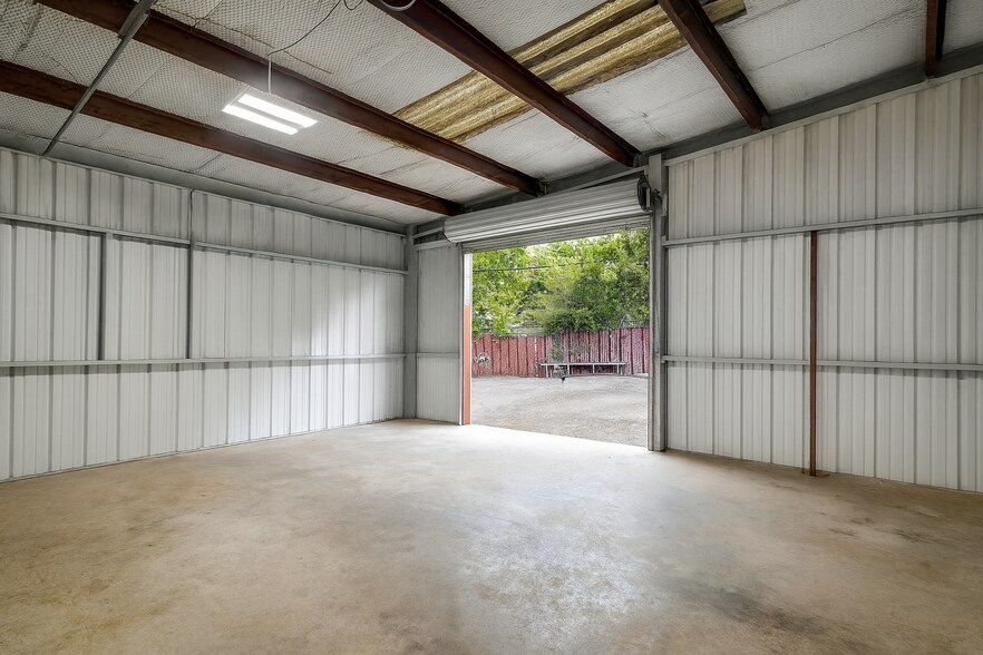 More Photos Of 11510 Nacogdoches rd, San Antonio Industrial For Lease