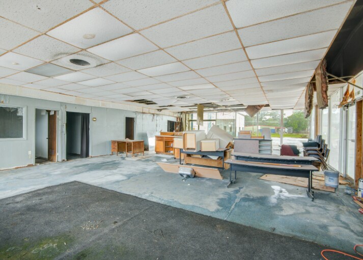 More Photos Of 213 S Columbia Dr, West Columbia Industrial For Sale