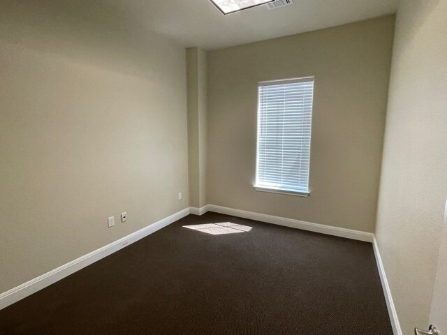 More Photos Of 1920 Corporate Dr, San Marcos Office For Sale