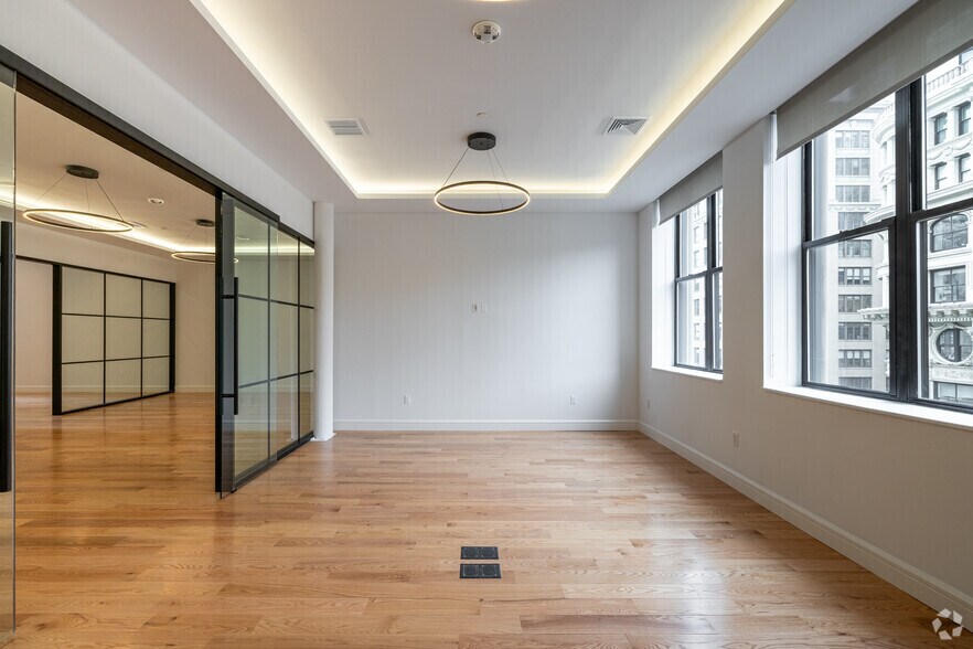 More Photos Of 156 Fifth Ave, New York Coworking Space