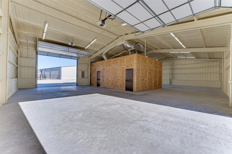 More Photos Of 3406 Interstate 30 W, Caddo Mills Flex For Lease