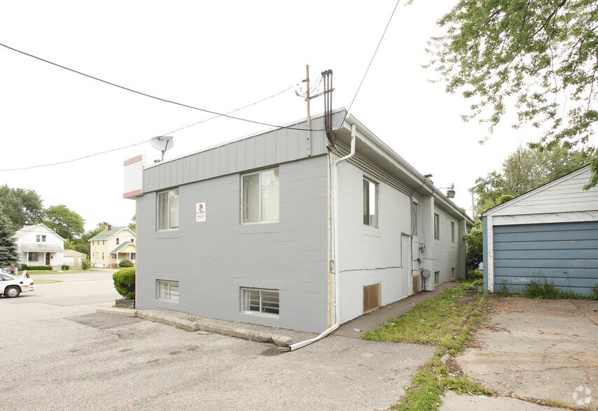 More Photos Of 3929-3933 W Court St, Flint Office For Sale