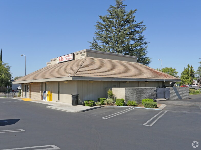 More Photos Of 6670 N Cedar Ave, Fresno Unknown For Lease