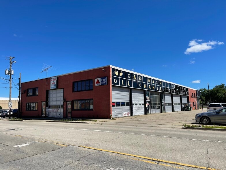 More Photos Of 660–670 E Northwest Hwy, Arlington Heights Auto Dealership For Sale