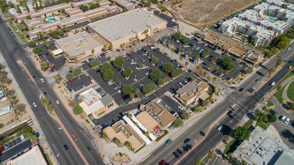 More Photos Of 425 S Sunrise Way, Palm Springs General Retail For Lease