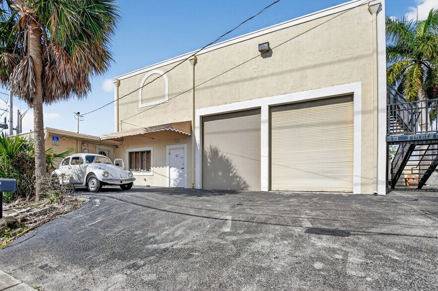 More Photos Of 13 SW 10th St, Deerfield Beach Flex For Lease