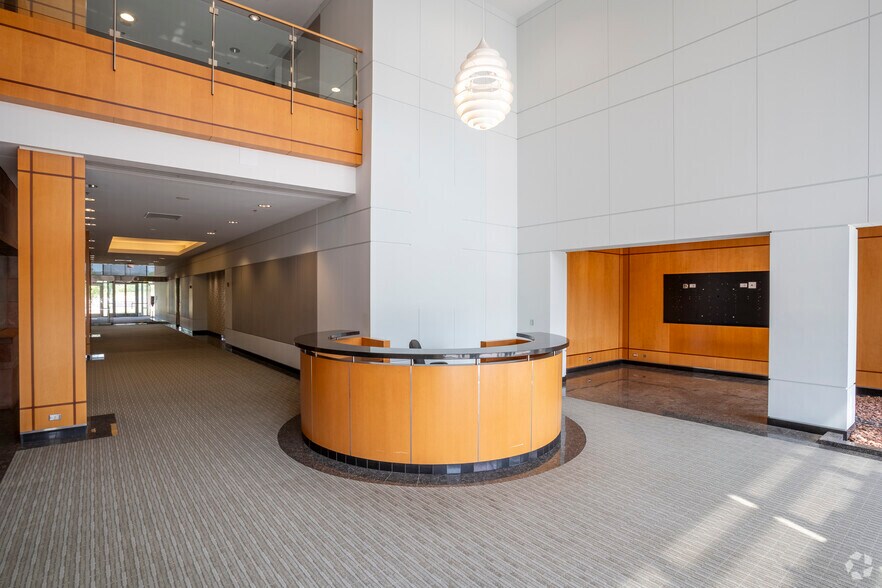 More Photos Of 955 American Ln, Schaumburg Office For Lease