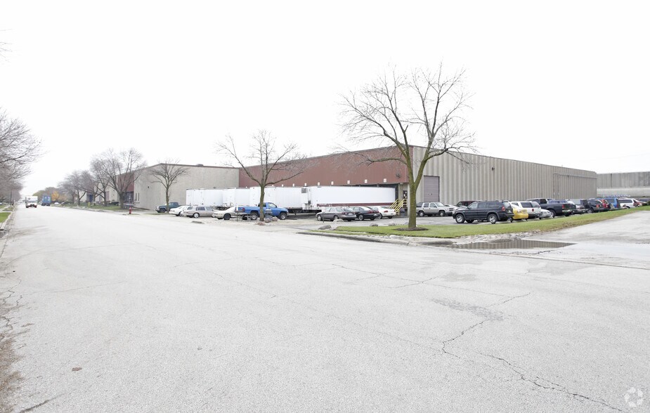 More Photos Of 1301-1401 Mark St, Elk Grove Village Unknown For Lease