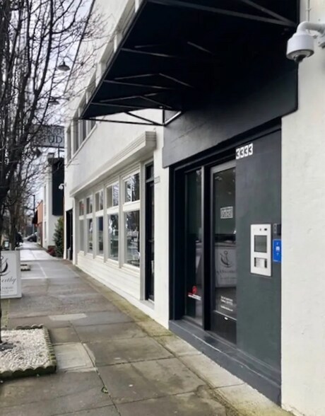 More Photos Of 3331 NE Sandy Blvd, Portland Storefront Retail Office For Sale