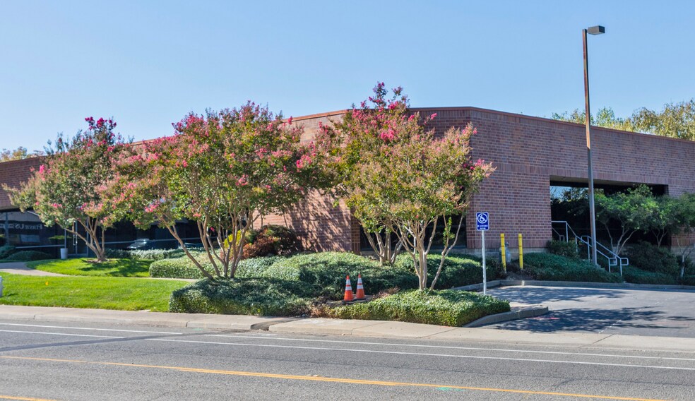 More Photos Of 11231 Gold Express Dr, Gold River Loft Creative Space For Lease