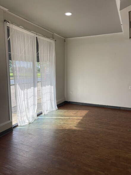 More Photos Of 5830 S Sherwood Forest Blvd, Baton Rouge Freestanding For Lease