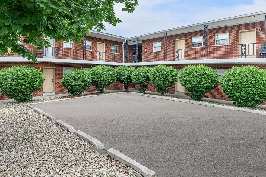 More Photos Of 32-36 Viotis Dr, Columbus Apartments For Sale