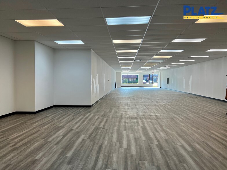 More Photos Of 4300-4306 Market St, Youngstown Freestanding For Lease