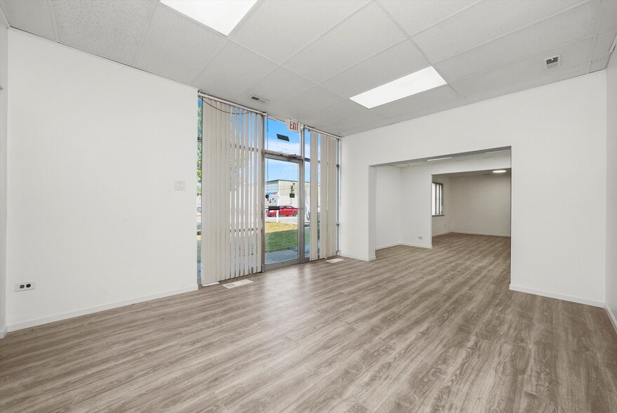 More Photos Of 4135 W 123rd St, Alsip Warehouse For Lease