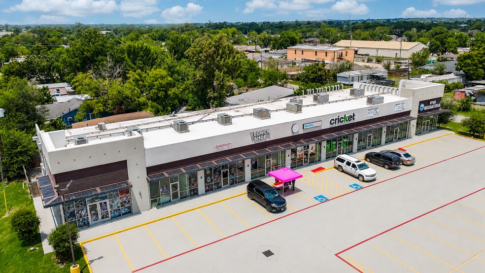 Primary Photo Of 822 Freeport, Houston General Retail For Sale