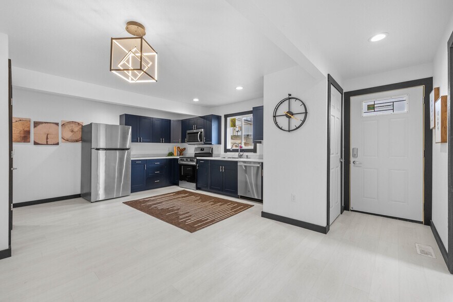 More Photos Of 1113 10th St NW, Minot Multifamily For Sale