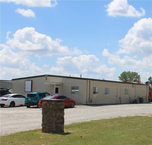 More Photos Of 3001 N Rotary Ter, Pittsburg Industrial For Sale