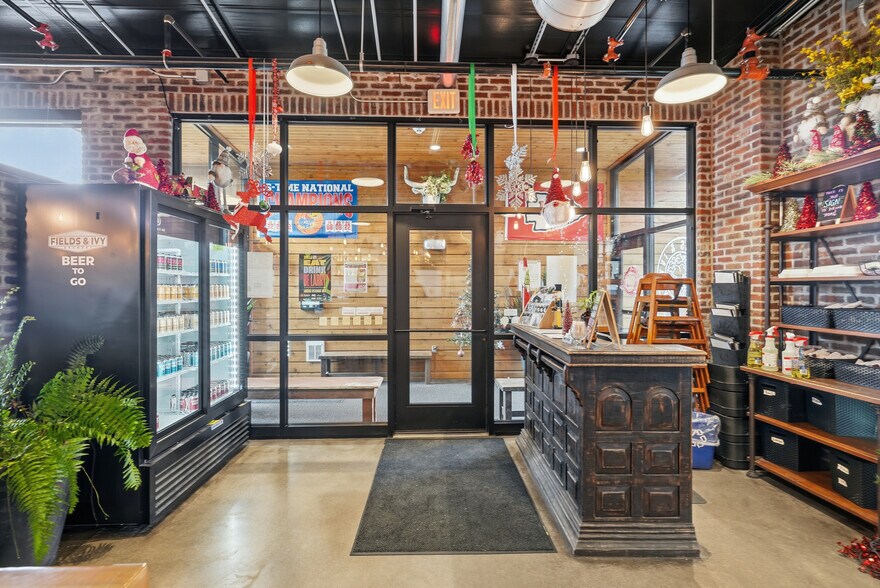 More Photos Of 706 E 23rd St, Lawrence Restaurant For Sale