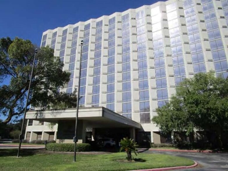 More Photos Of 6780 Southwest Fwy, Houston Multifamily For Sale