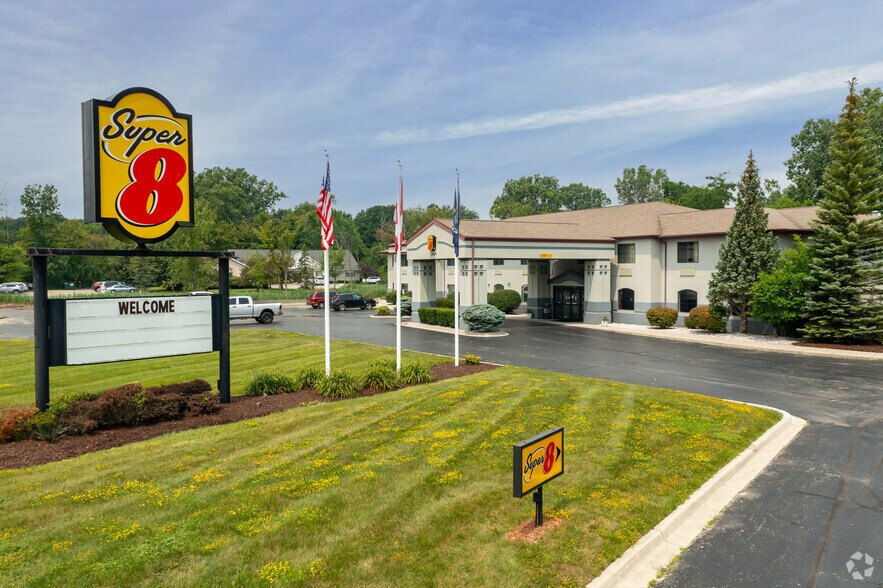 More Photos Of 1484 Gratiot Blvd, Marysville Hotel For Sale