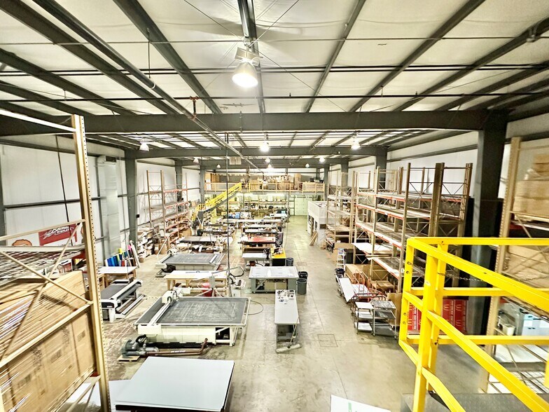 More Photos Of 648 Progress Ave, Munster Warehouse For Lease