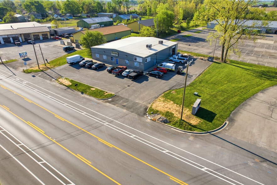 Primary Photo Of 1429 W Main St, Greenfield Freestanding For Lease