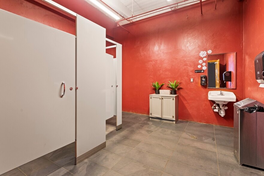 More Photos Of 1936 Revere Beach Pky, Everett Warehouse For Sale