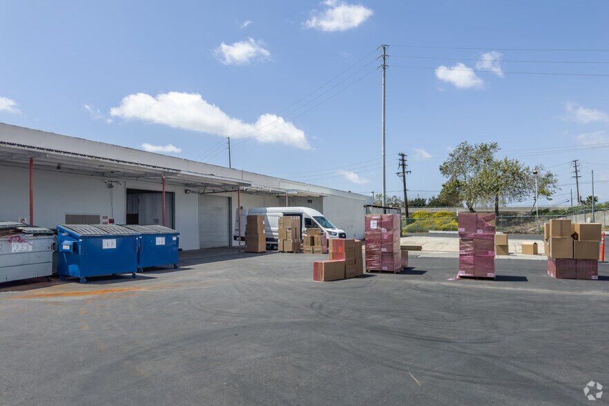 More Photos Of 3731 Warner Ave, Santa Ana Warehouse For Lease