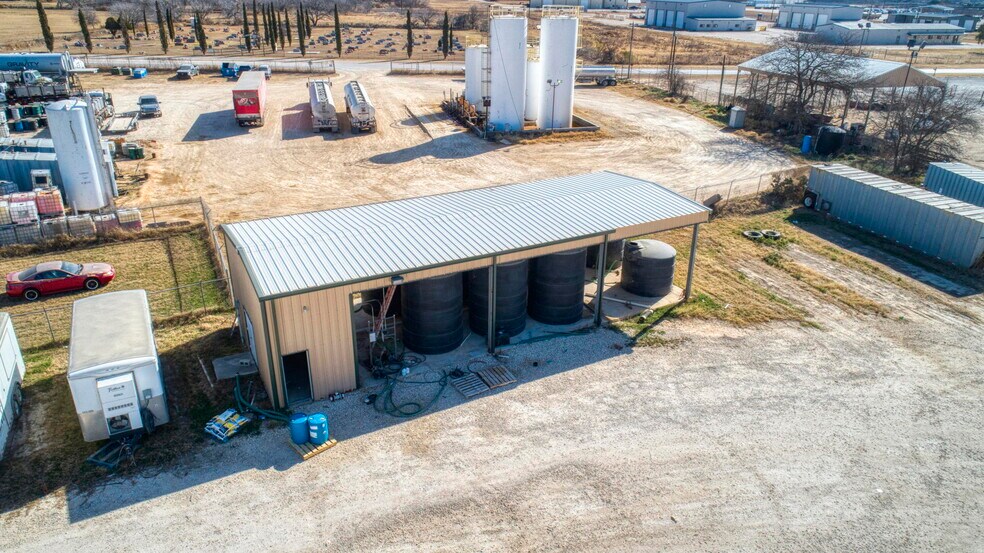 More Photos Of 40 Corgey Rd, Pleasanton Light Manufacturing For Sale