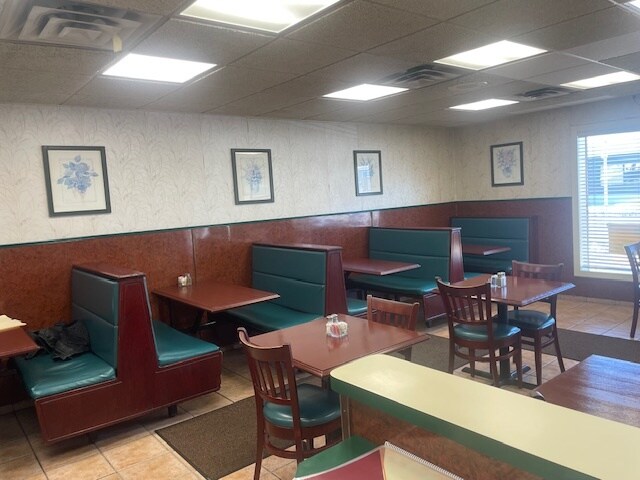 More Photos Of 381 Avenel St, Avenel Restaurant For Lease