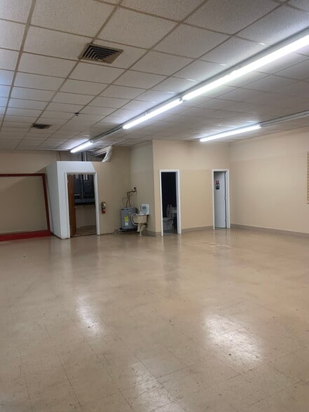 More Photos Of 1002 Walton Way, Augusta Research And Development For Sale