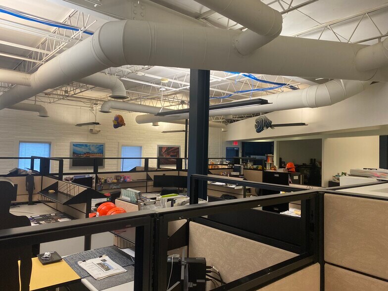 More Photos Of 381 Venable St NW, Atlanta Office For Sale