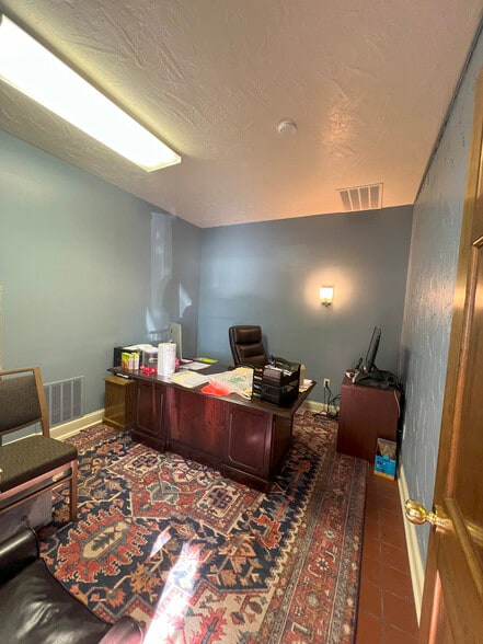 More Photos Of 6527 IN-930, Fort Wayne Freestanding For Sale
