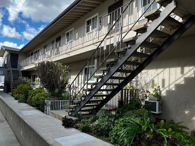 More Photos Of 1057 Western Ave, Glendale Apartments For Sale