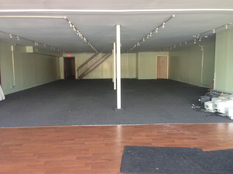 More Photos Of 2374-2378 Flatbush Ave, Brooklyn Storefront Retail Office For Lease