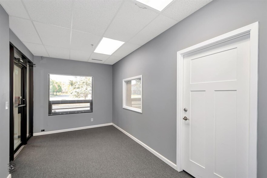 More Photos Of 400 N Schmidt Rd, Bolingbrook Office For Lease