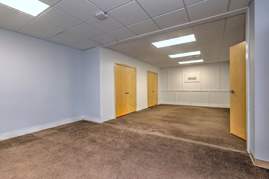 More Photos Of 317 Foxon Rd, East Haven Medical For Lease