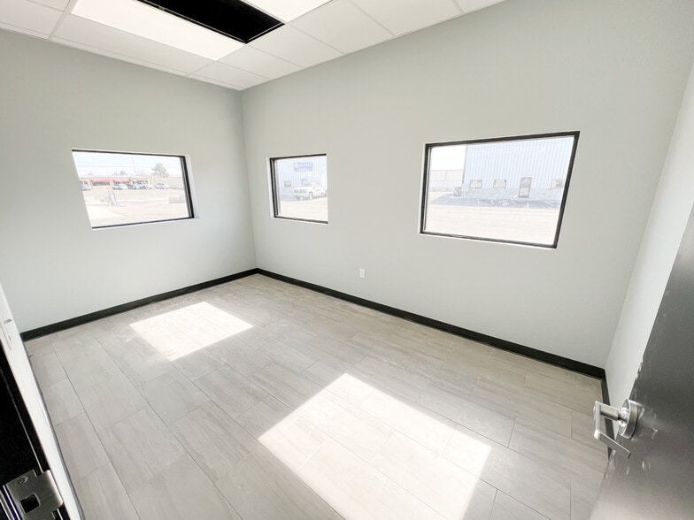 More Photos Of 1208 S Midland Dr, Midland Unknown For Lease