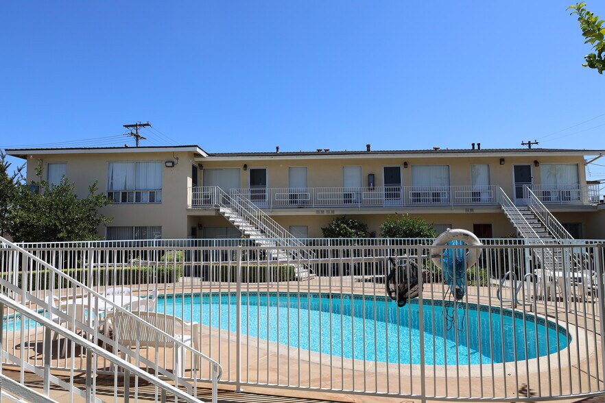 More Photos Of 931-935 S Trident St, Anaheim Apartments For Sale